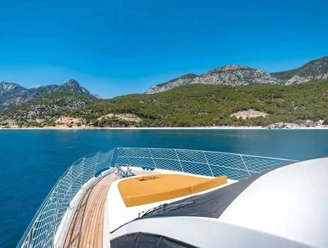 Antalya Yacht Rental 19m Custom 62